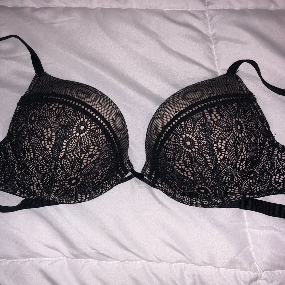 Victoria’s secret bombshell bra